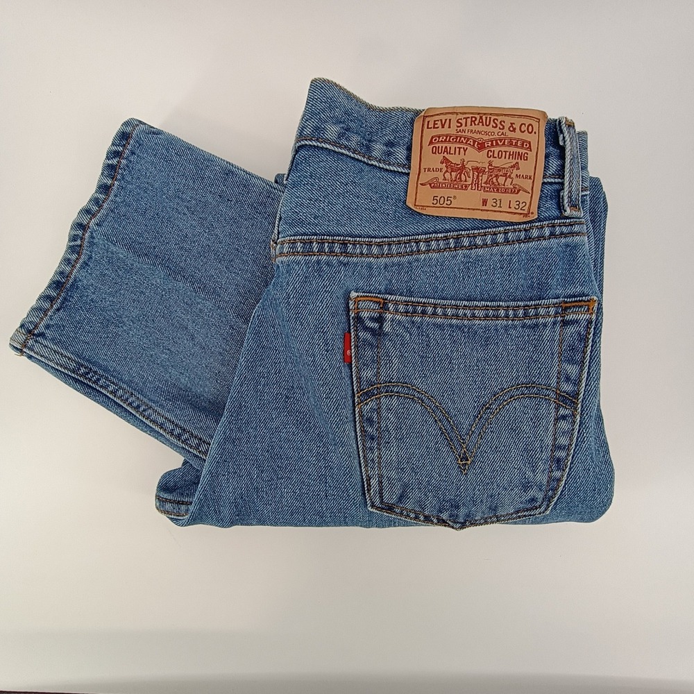 Levi Strauss & Co 505 Regular Fit Jeans Mens 31x32 Blue Denim Classic Straight.